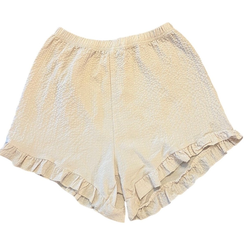 SHEIN Ruffle Hem Shorts Womens S Beige Good Textured Seersucker 1672